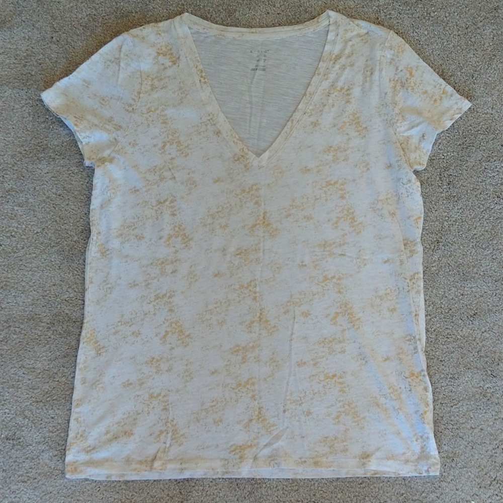 An A New Day XXL white and gold t-shirt